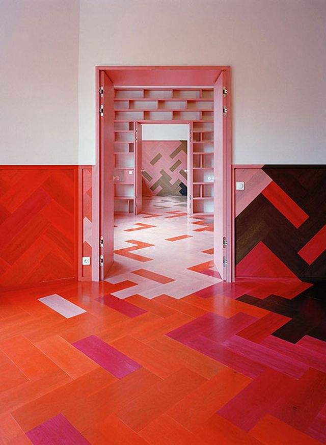 Архітектори створили незвичайну квартиру в Стокгольмі: яскраві фото - фото 302348