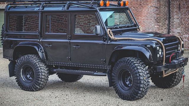 Доопрацьований позашляховик Land Rover Defender - фото 302572