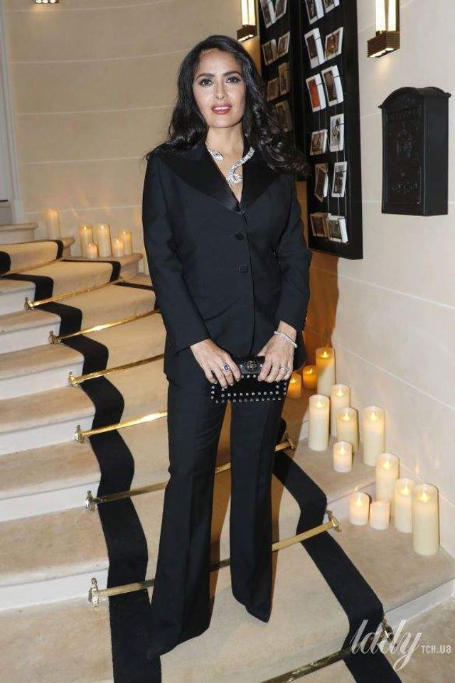 Сальма Хайек з'явилася на публіці у елегантному смокінгу- фото 302617