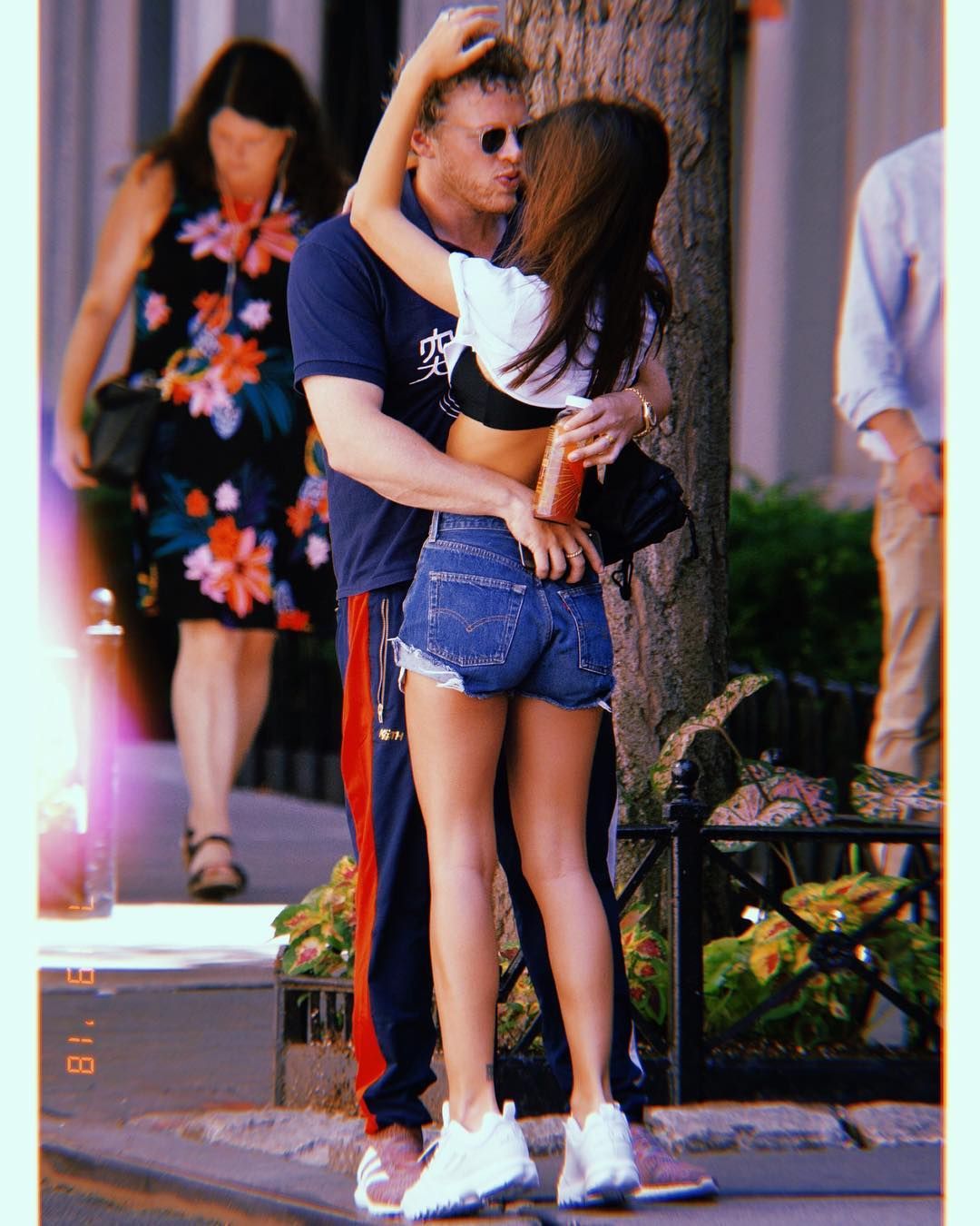 Справжня краса: Емілі Ратажковскі показала щасливе фото з чоловіком