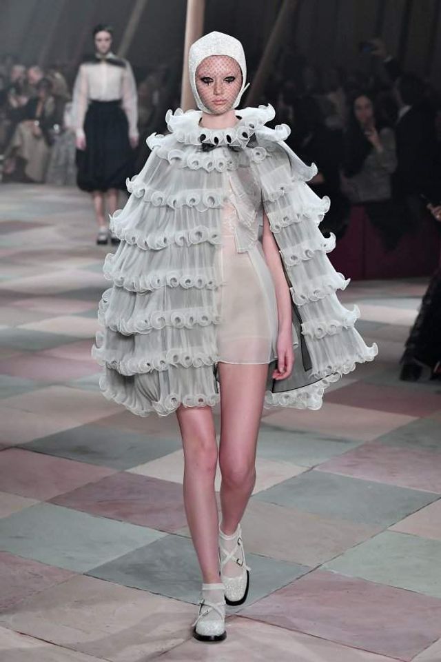 Christian Dior влаштував грандіозний показ: яскраві фото - фото 302834