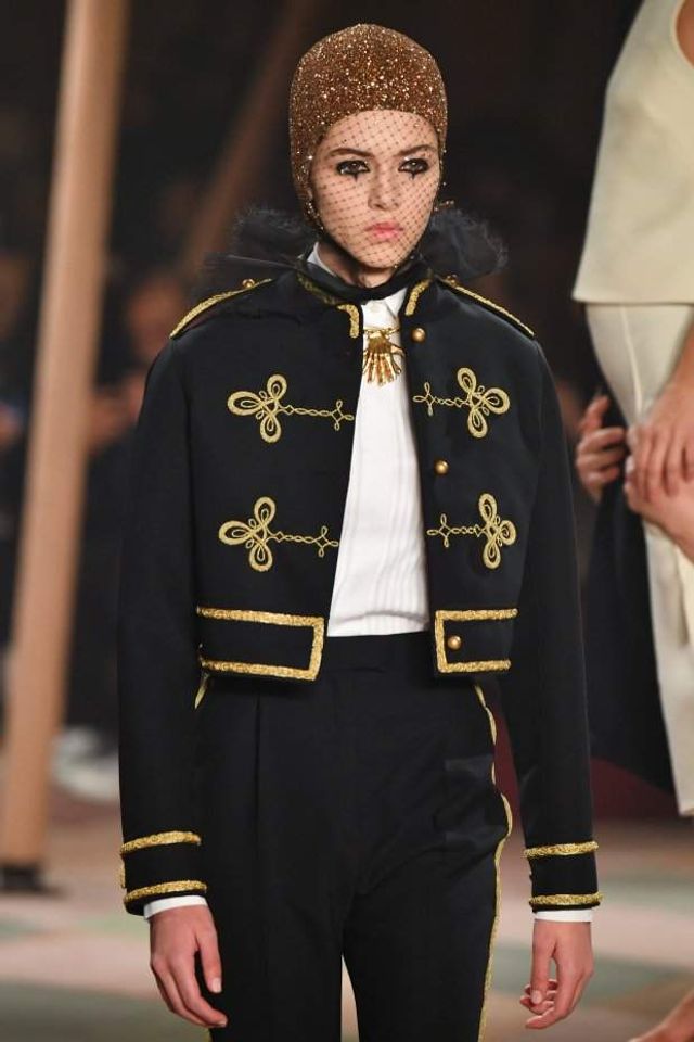 Christian Dior влаштував грандіозний показ: яскраві фото - фото 302838