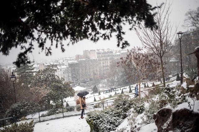 Франція потерпає від снігопадів: фото - фото 302908