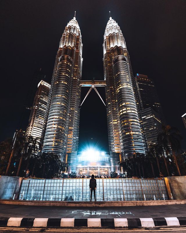 Вуличні фото міст світу від Райана Мамби: захопливі кадри - фото 302970