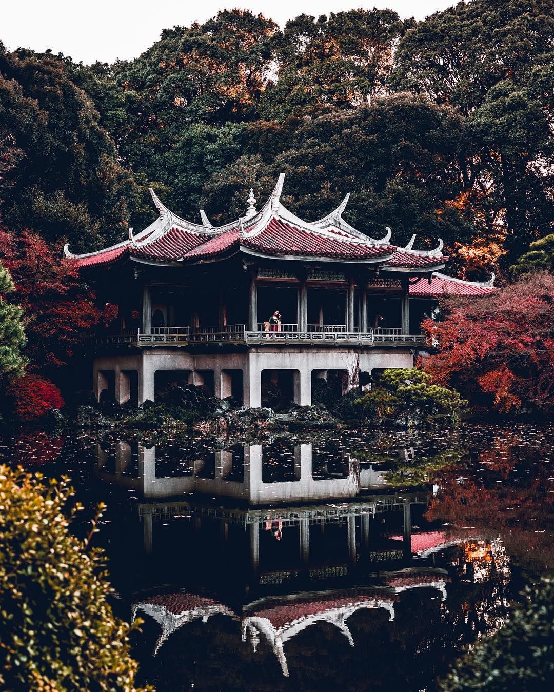 Вуличні фото міст світу від Райана Мамби: захопливі кадри