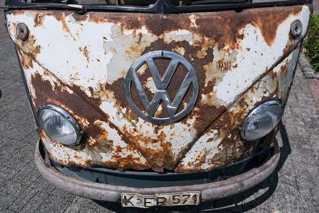У Німеччині знайшли рідкісний VW Transporter 50-х років - фото 303196