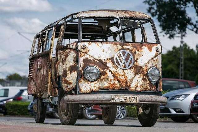 У Німеччині знайшли рідкісний VW Transporter 50-х років - фото 303198