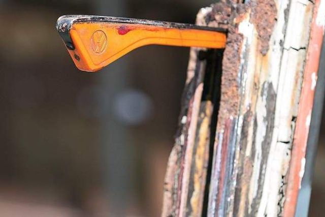 У Німеччині знайшли рідкісний VW Transporter 50-х років - фото 303200