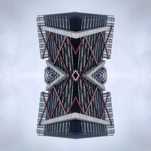 Француз перетворює будівлі у космічні кораблі: фото - фото 303831