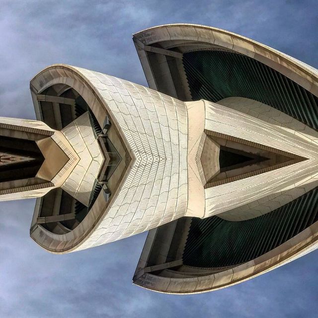 Француз перетворює будівлі у космічні кораблі: фото - фото 303838