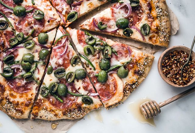 Спробуйте розглянути всі деталі елементи вечері - фото 303868