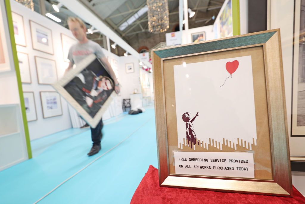 Картину Бенксі потрібно буде ще пошукати в галереї - фото 1