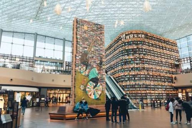 Старі книги перетворили на оригінальні скульптури: крута ідея - фото 303996