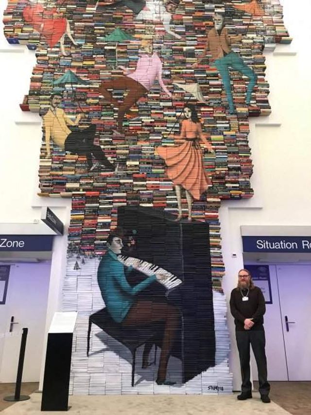 Старі книги перетворили на оригінальні скульптури: крута ідея - фото 303998