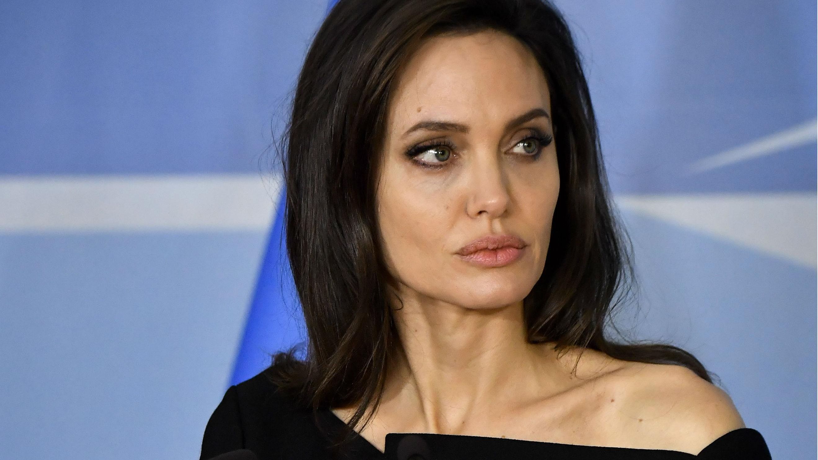 Зірка вкотре викликала занепокоєння зовнішнім виглядом - фото 1