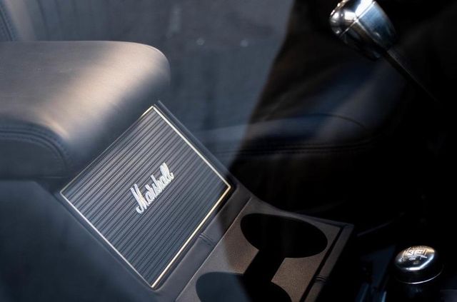 Арт-об'єкт Land Rover Defender- фото 304169