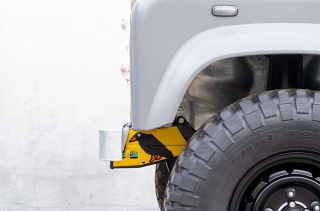 Арт-об'єкт Land Rover Defender- фото 304174