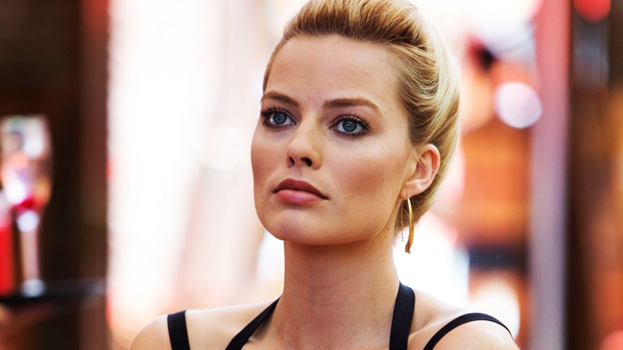 Марго Роббі спокусила публіку відвертим декольте