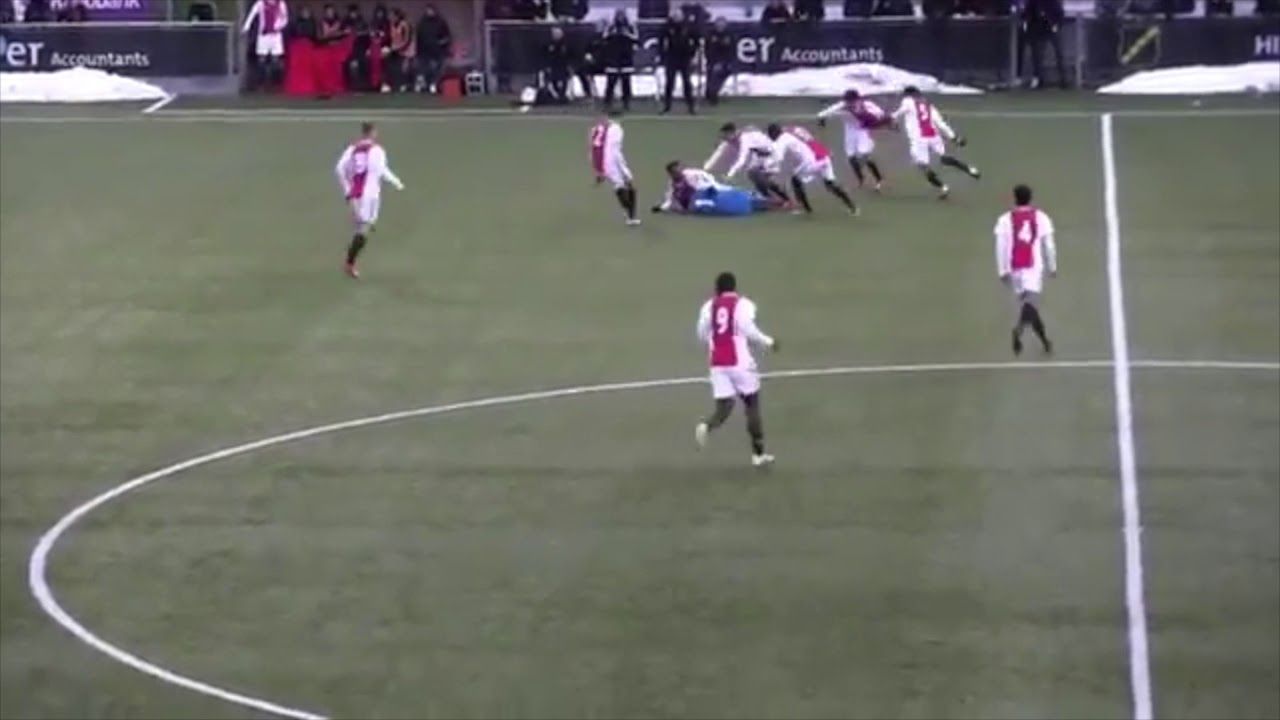 Воротар забив гол, відбив пенальті, і все це – в одному матчі