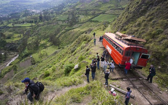 Найекстремальніші залізниці світу: приголомшливі фото - фото 304468