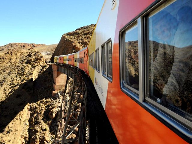 Найекстремальніші залізниці світу: приголомшливі фото - фото 304470