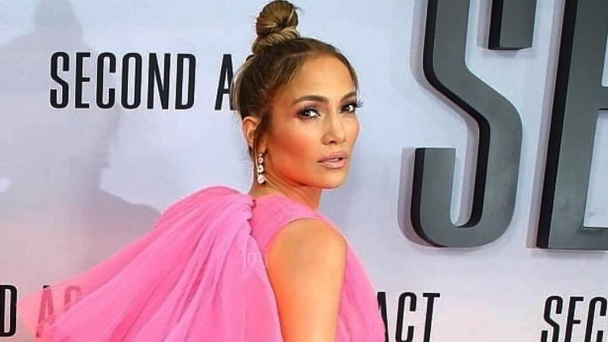 Дженніфер Лопес похизувалася ідеальним пресом