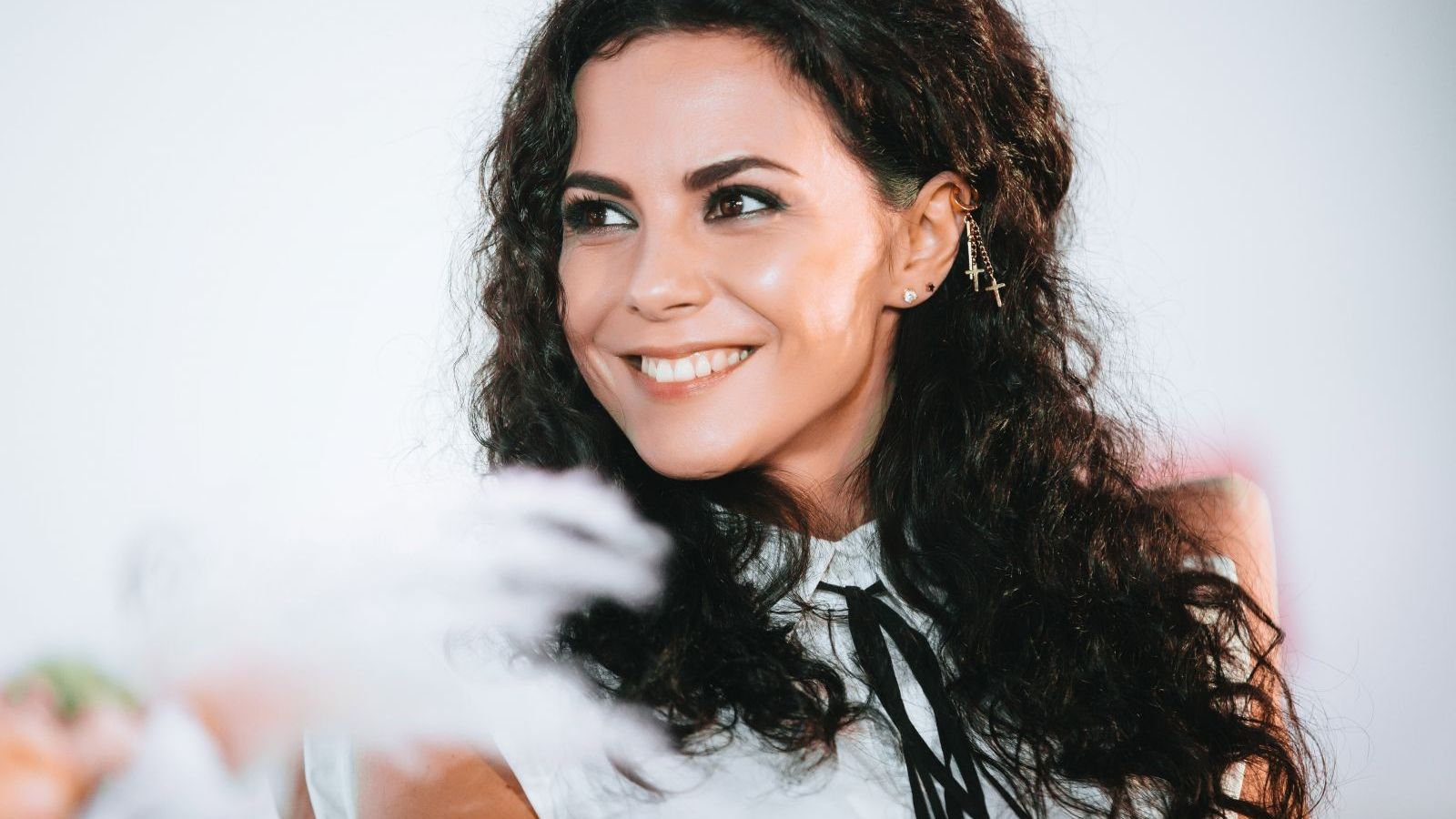 Фоловери зірки не змогли обійти стороною каблучку на пальці Насті - фото 1