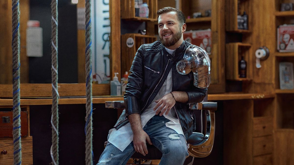 Лицарі серед нас: українські зірки-чоловіки знялися в ефектному фотопроекті