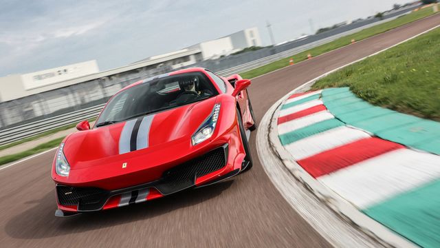 Ferrari посіла першу сходинку після 4-річної перерви - фото 304851