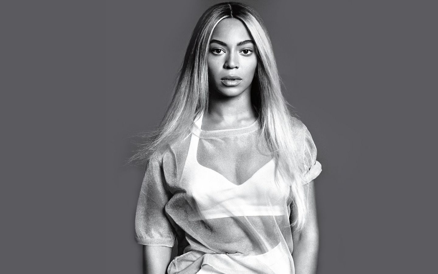 Апетитна Beyonce показала пишні форми у міні