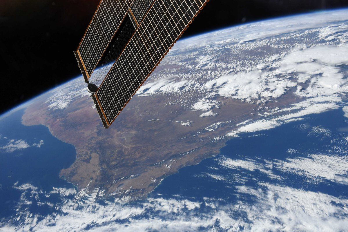 Атлантика зустрічається з Індійським океаном: ефектне фото з космосу