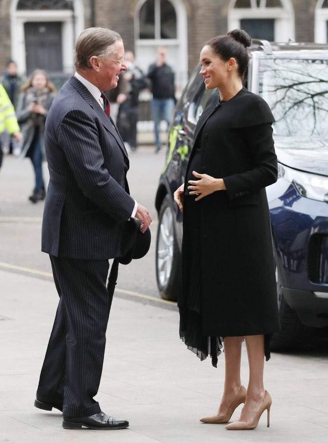 Вагітна Меган Маркл захопила публіку своїм виглядом - фото 305117