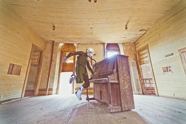 Повернення самотнього космонавта: ефектний фотопроект - фото 305239