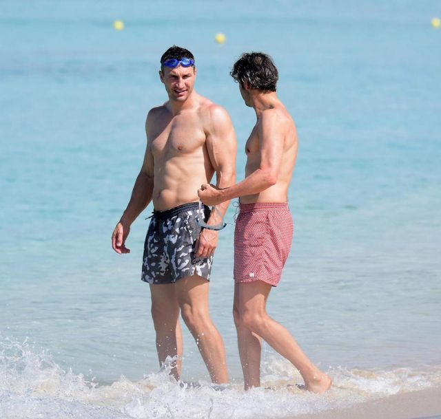 Кличка підловили на популярному курорті: з'явилися фото - фото 305303