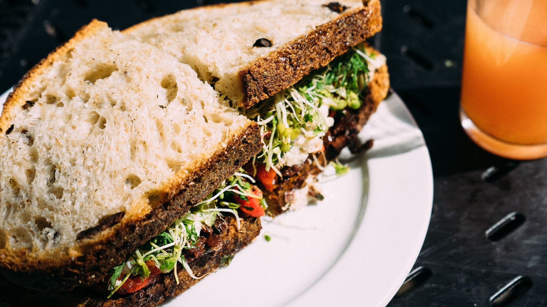 Як правильно їсти бутерброди: поради від Супрун - фото 1