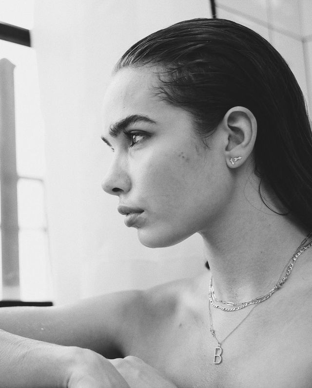 Син Бекхемів влаштував гарячу фотосесію зі своєю дівчиною - фото 305594