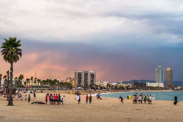 Починається набережна Барселони на вулиці Рамблас - фото 305603