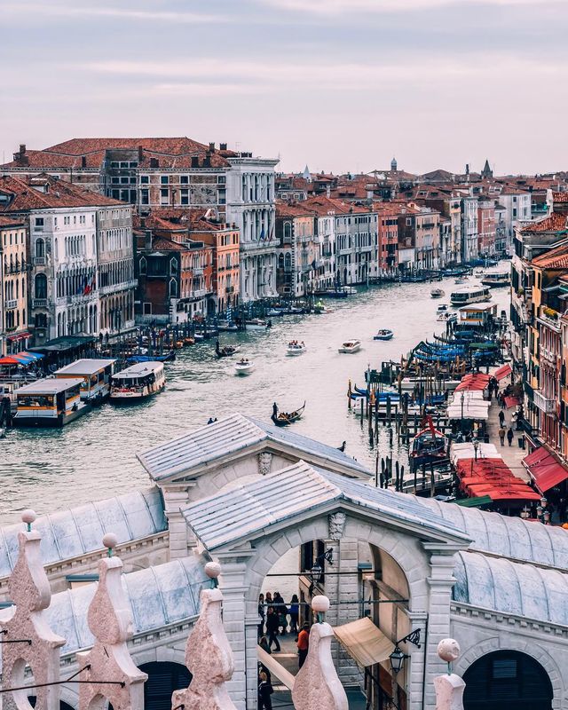 Вуличні фото з різних країн, які надихають на подорожі - фото 305693