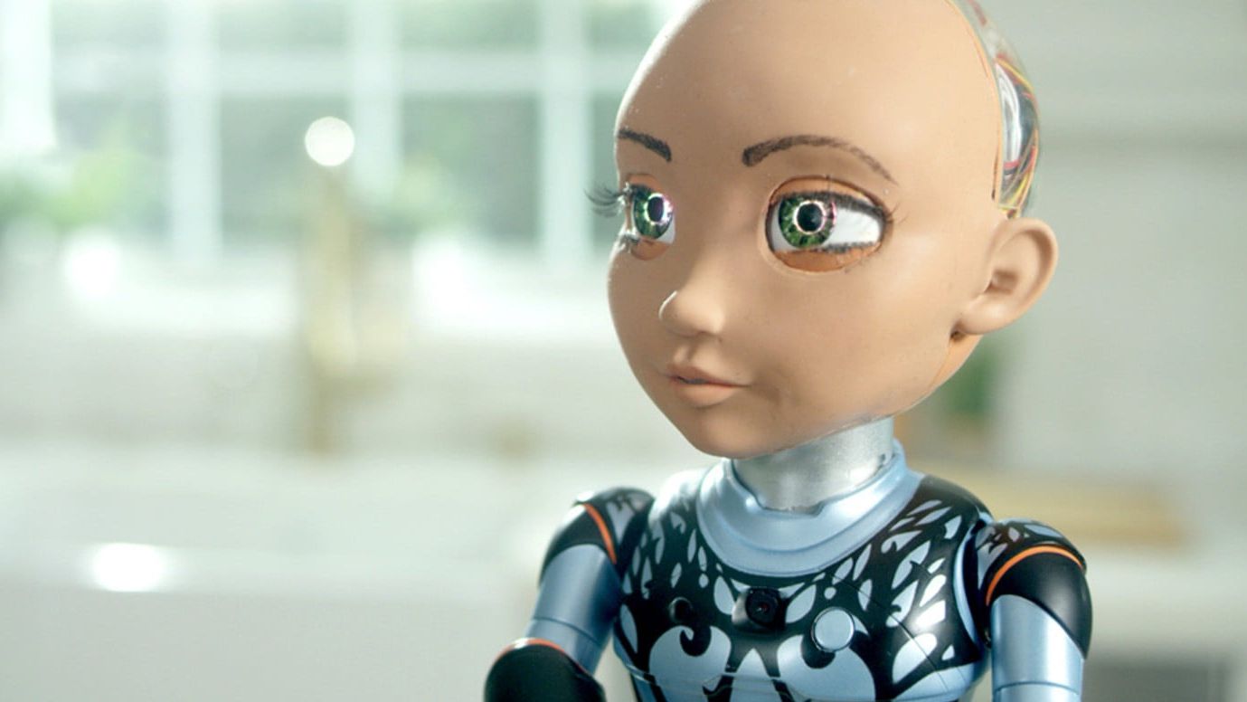 У знаменитого робота Софії з'явилася маленька копія для дітей