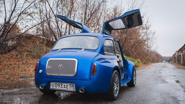 Умільці оснастили Запорожець вертикальними дверима від Tesla - фото 305916