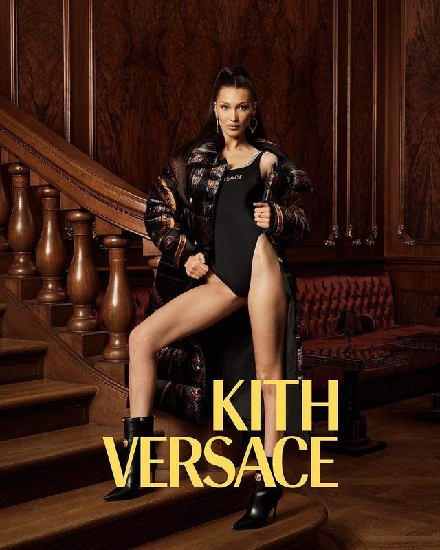 Зухвала модель збентежила фанатів знімками у шкіряній білизні - фото 305934