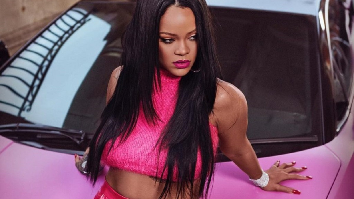 Rihanna показала апетитну фігуру - фото 1