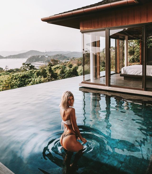 Закохана пара підкорює світ і надихає на мандри: яскраві фото - фото 306091