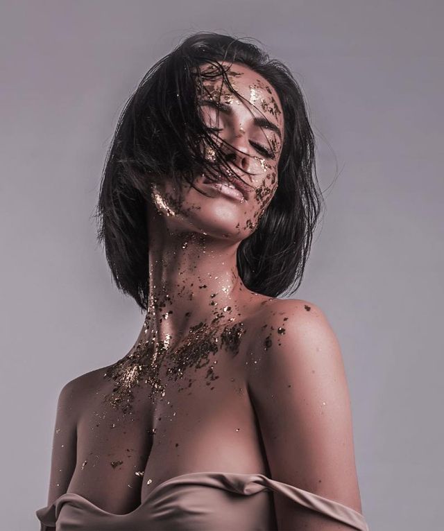 Даша Астаф'єва розбурхала уяву пікантним фотосетом - фото 306218