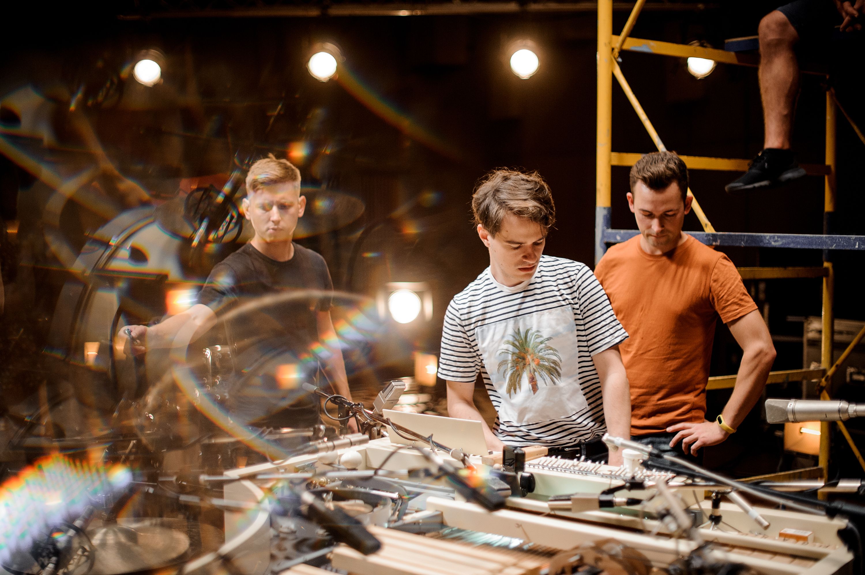 Нацвідбір 2019: хлопці з Brunettes Shoot Blondes показали яйця