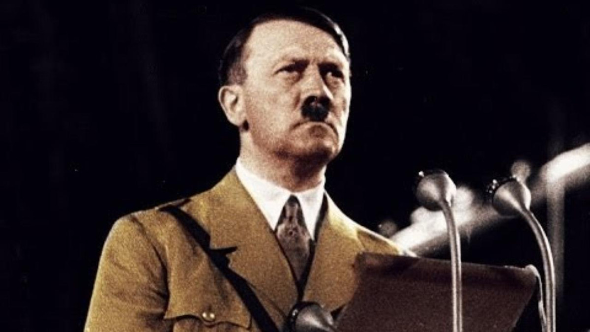 Адольф Гітлер - фото 1