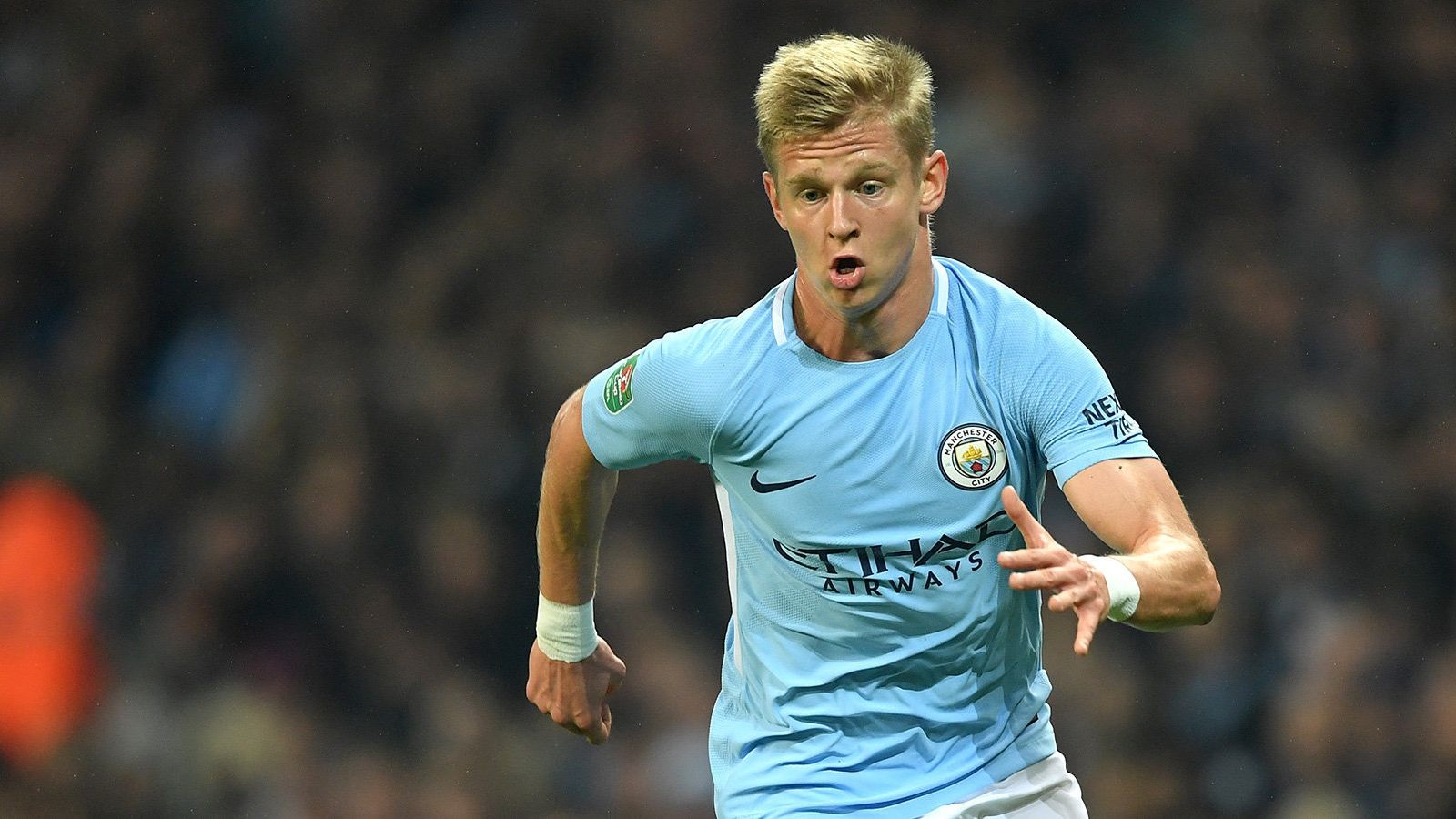 Зінченко показав патріотичні щитки з матчу проти Челсі