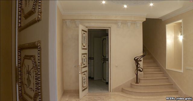 З'явилися фото київської квартири, в якій був прописаний Янукович - фото 306929