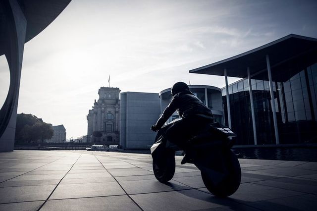 У Німеччині на 3D-принтері надрукували електромотоцикл - фото 307008