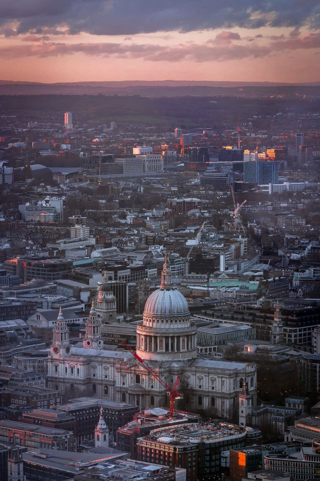 Міські пейзажі Лондона, які заворожують: фото Натана Хендса - фото 307073